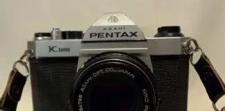 ¿Qué batería se utiliza en la Pentax K1000?